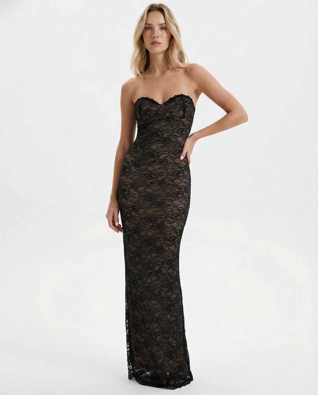 Women's Long Sleeve Bodycon Lace Dress with Sweetheart Neckline