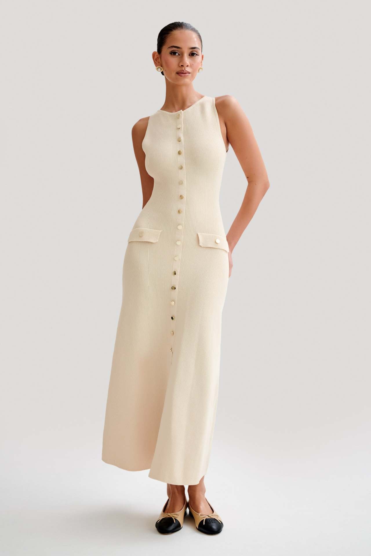 Women's Crew Neck Button Front Midi Dress with Patch Pockets Main image
