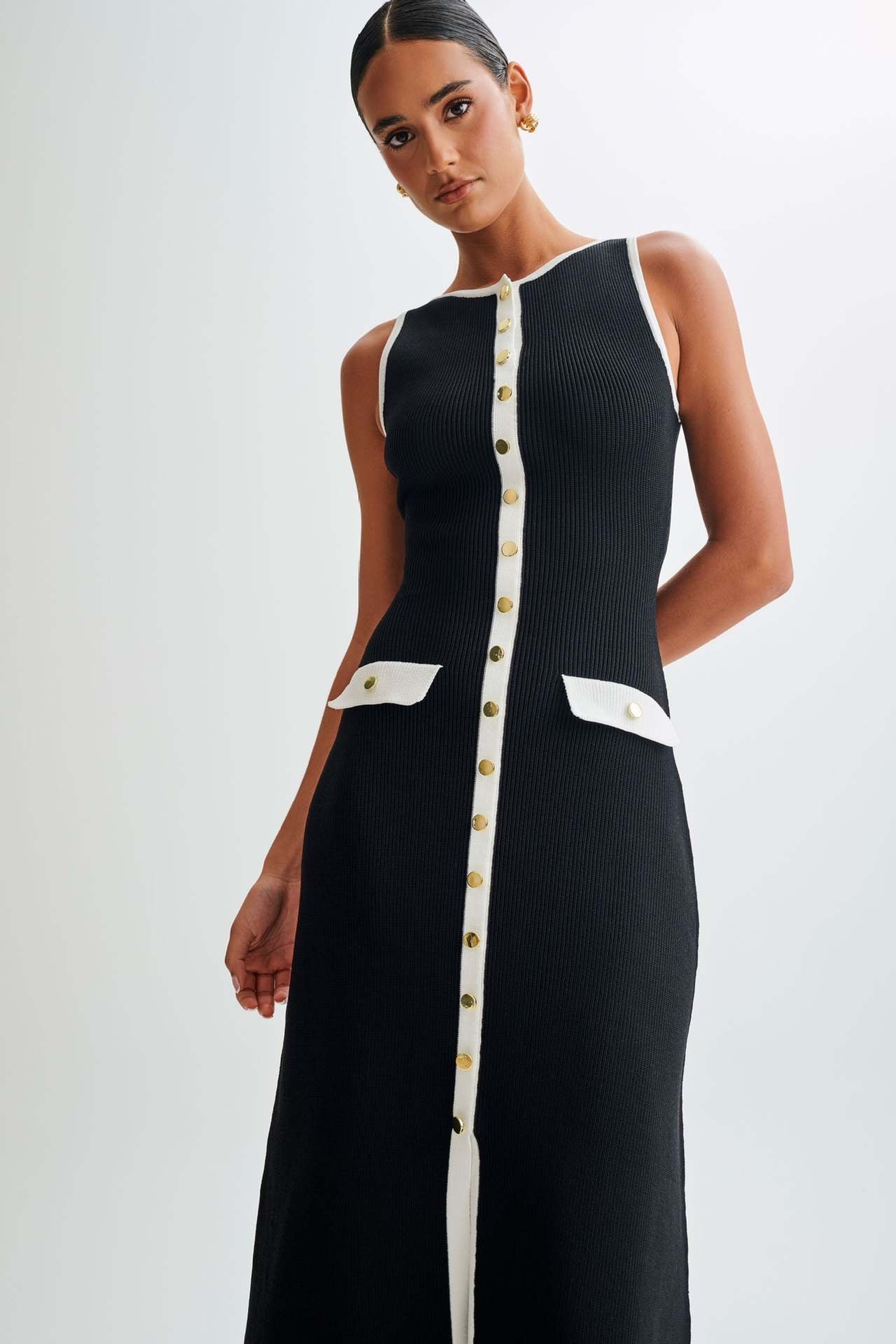 Women's Crew Neck Button Front Midi Dress with Patch Pockets