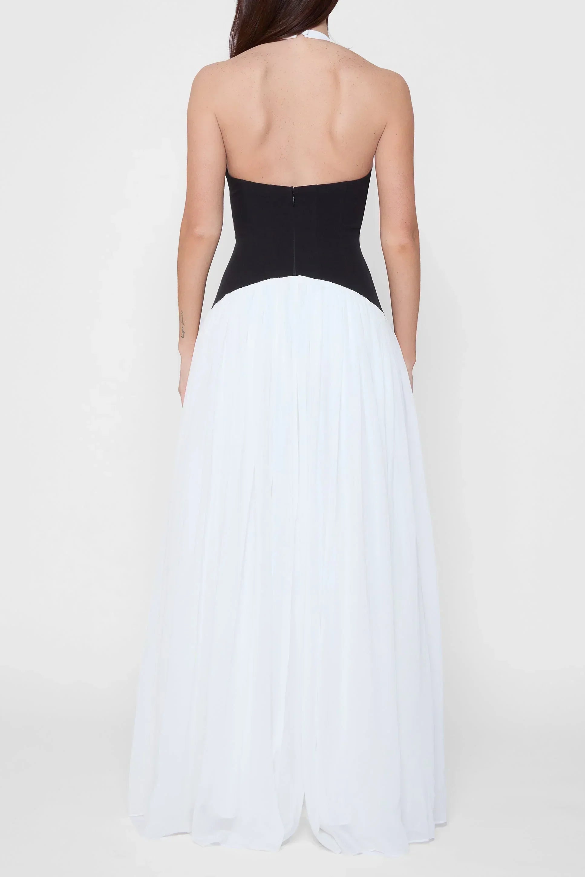 Women's Sleeveless Halter Maxi Dress with Plunge Neckline