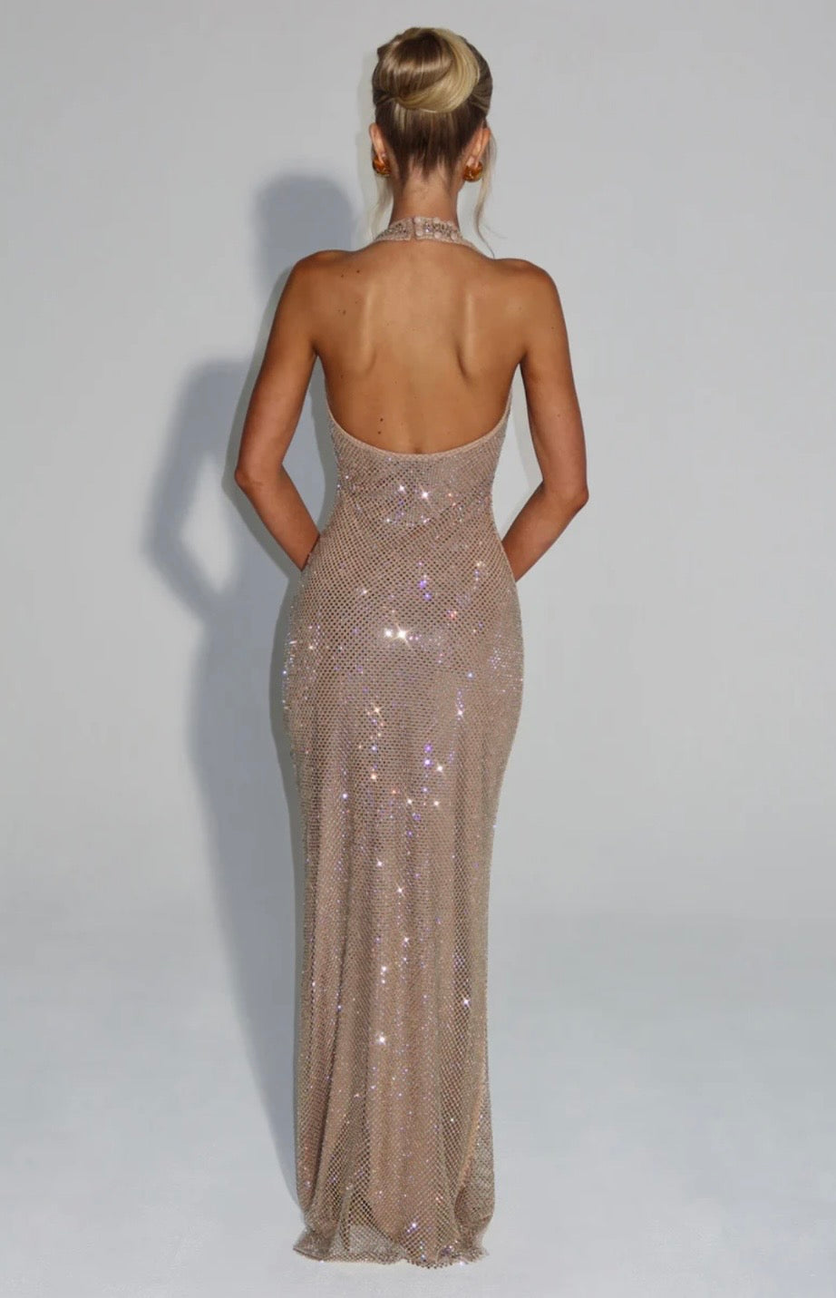 Women's Fitted Maxi Dress with Halter Neck and Open Back