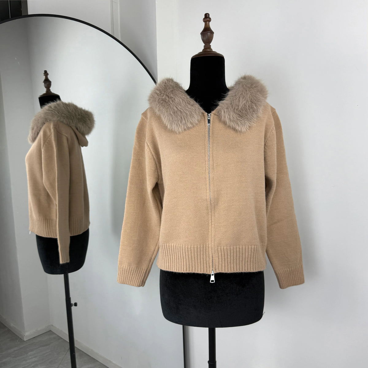 Women's Knitted Jumper with Fur Collar – Long Sleeve Zip Front Sweater