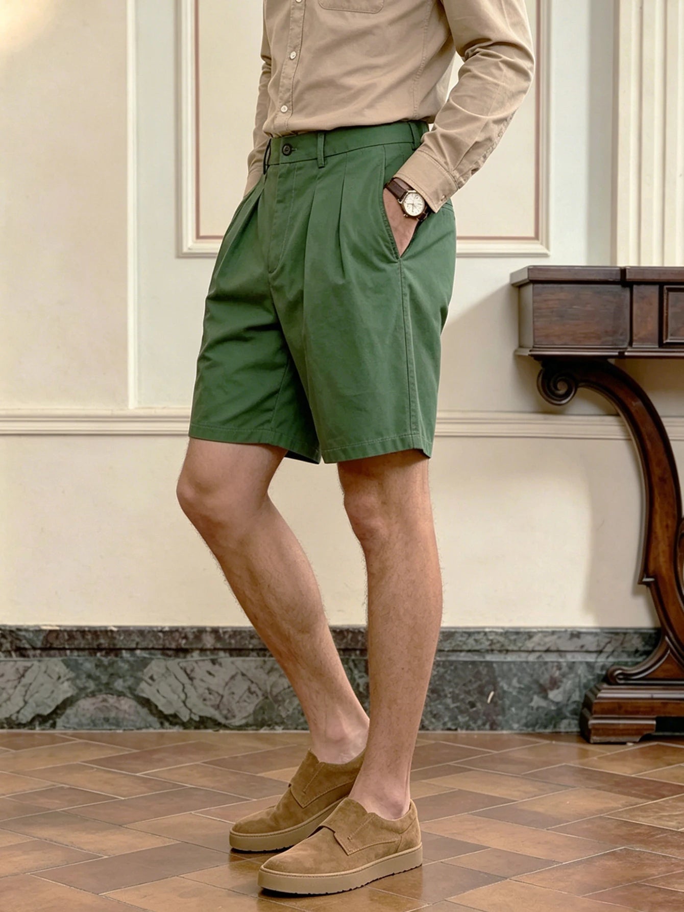 Men's Pleated Knee Length Shorts With Button Zip Closure