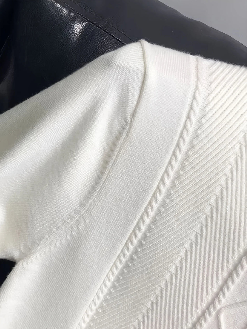 Men's Short Sleeve Cable Detail Top